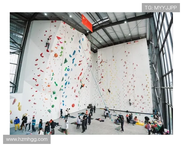 广州攀岩队区域防守策略解析与攀岩热点探讨 广州攀岩队区域防守策略解析与攀岩热点探讨