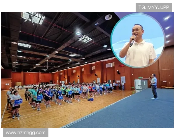 广州羽毛球队团队协作引发热议球员间默契与配合的争论与反思