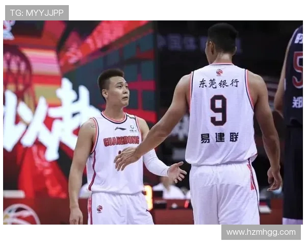 帕邱卡与普马斯激战正酣谁能在这场较量中笑到最后