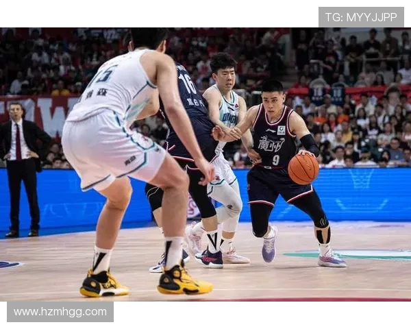 广州篮球队战术解析与对手战术对比的深度剖析与启示